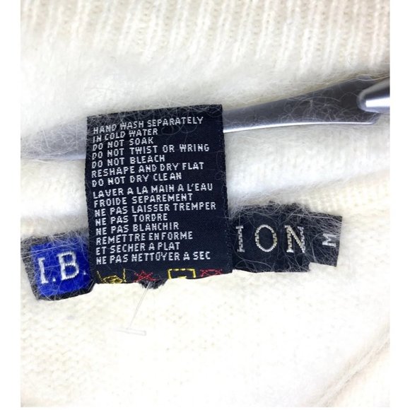 I B DIFFUSION Angora Sweater Dolman Sleeve Ivory Beaded Bow Accent Vintage Top - Picture 11 of 11